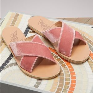 NWT Ancient Greek sandals Thias dusty rose